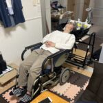 宮崎市　訪問美容　車椅子を使ってのシャンプーを試しています
